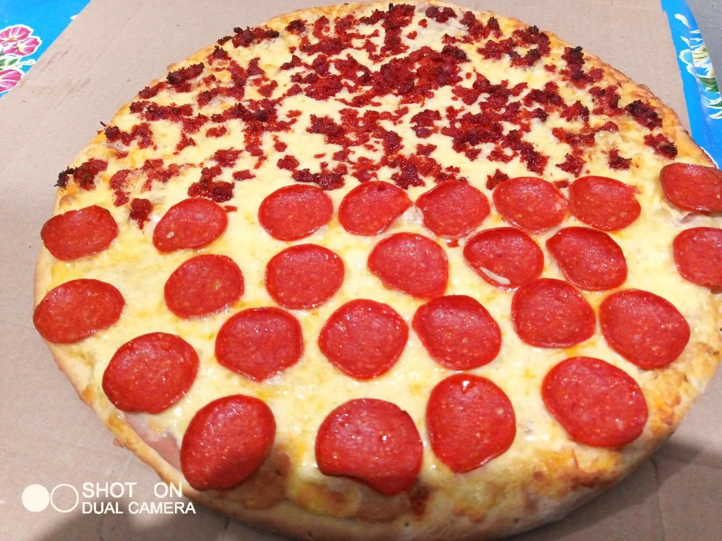 Pizza de pepperoni y chorizo de El Rey del Peperoni